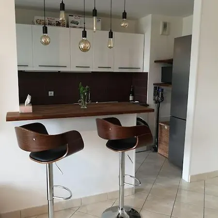 Apartment Spacieux 3 Pieces Sur Jardin *